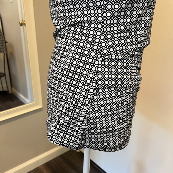 WHBM Black & White layered front Geometric Sleeveless Lined Top, Size Medium - Picture 8 of 15